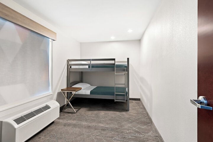 Holiday Inn Express & Suites Perry by IHG