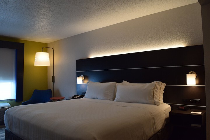 Room 18 of 54