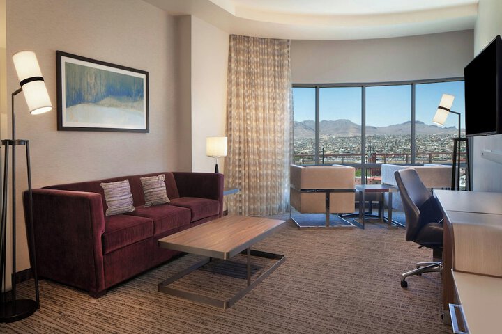 Room 32 of 51