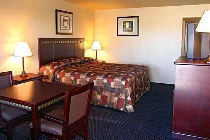 Room 17 of 23