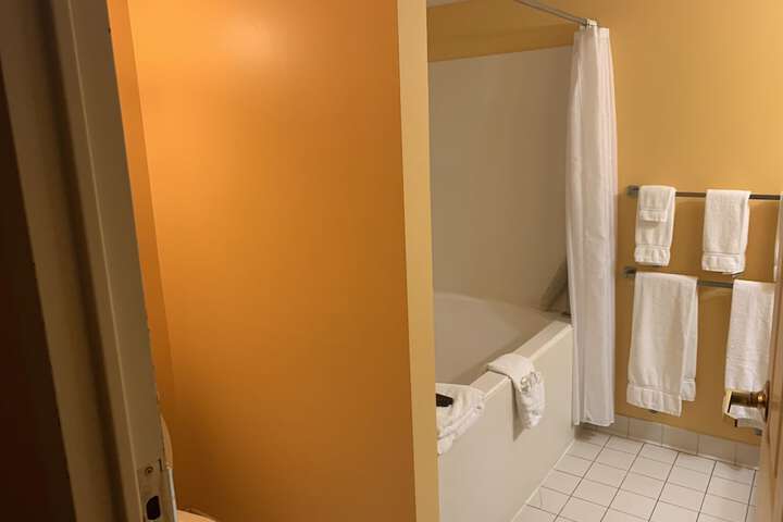 Room 32 of 42