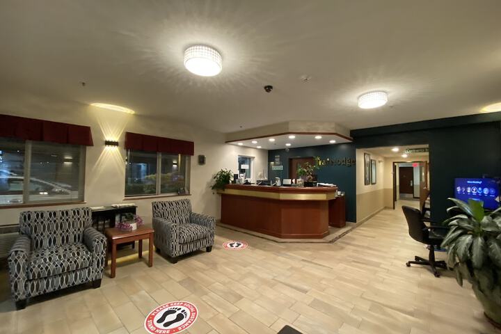 Travelodge Suites by Wyndham Newberg