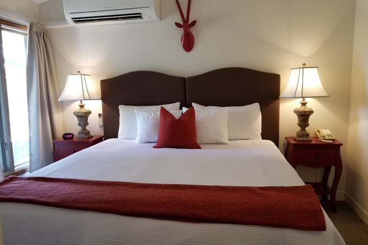 Room 27 of 48