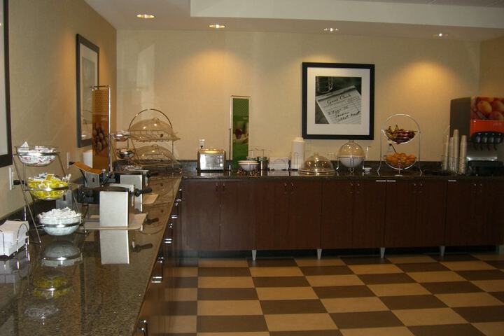 Dining 21 of 25