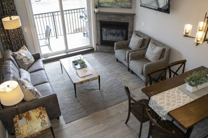 Lounge 34 of 34