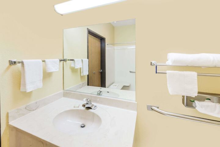 Room 8 of 25