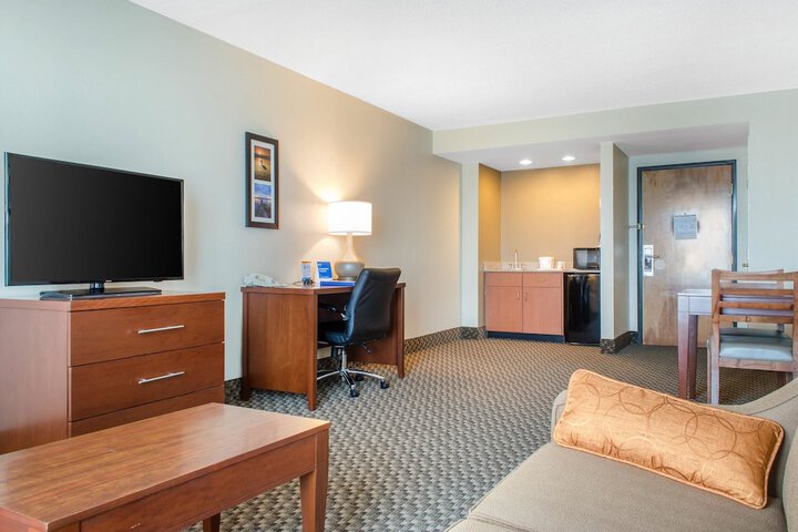 Room 11 of 39