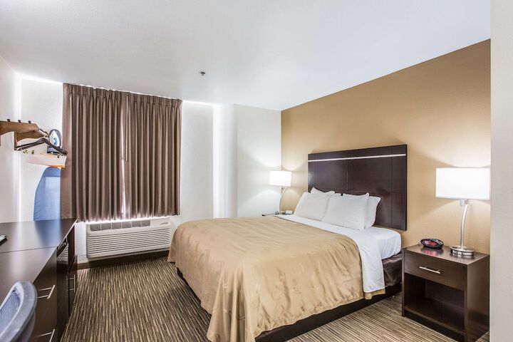 Room 40 of 53
