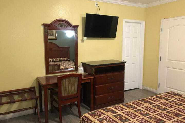 Colony Inn Motel