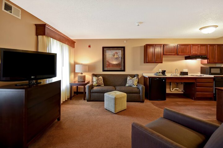 Room 26 of 38