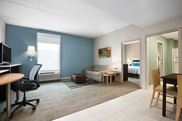 Room 10 of 34