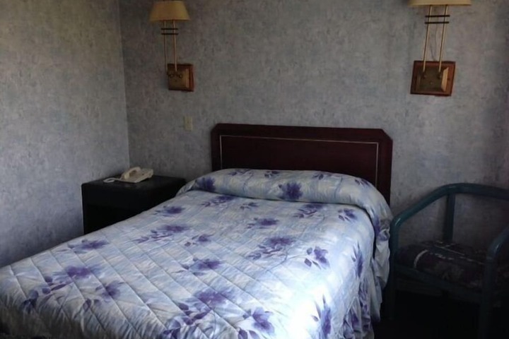 Room 13 of 39