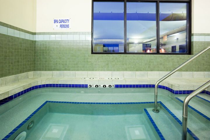 Pool 10 of 60
