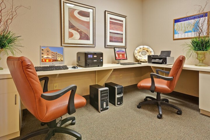 Business Center 29 of 30