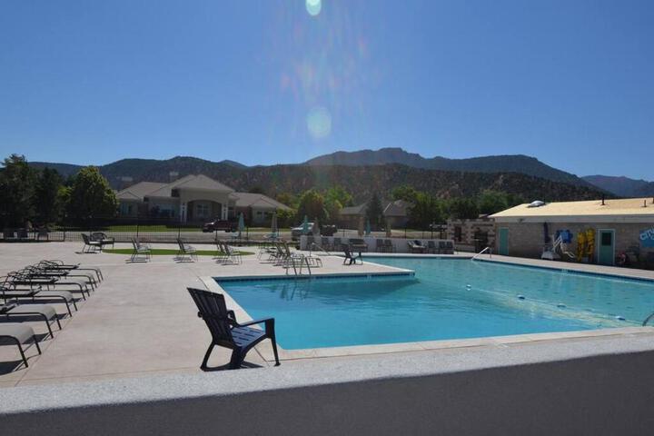 Tacit Shadow Resort Paradise Deluxe Suite Gym, Coffee Bar, Hot-Tub, Free Laundry, Food Available