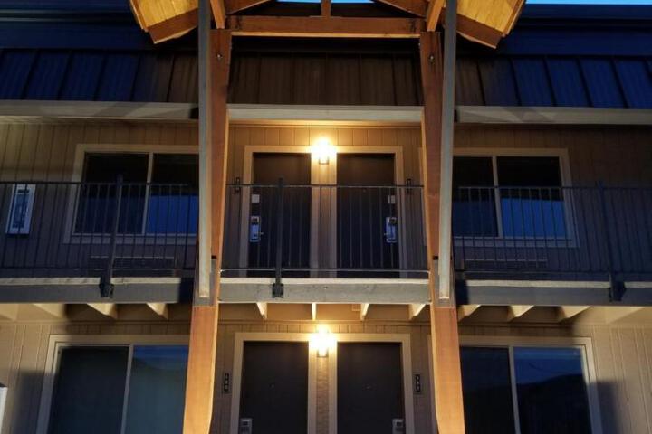 The Hotel Y