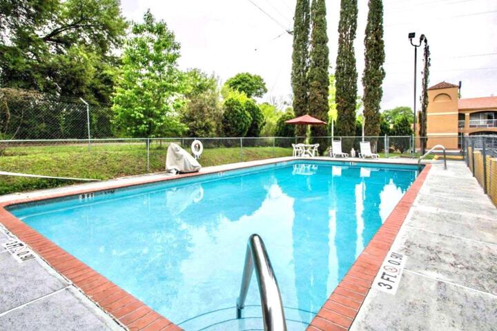 Travelodge by Wyndham Alachua