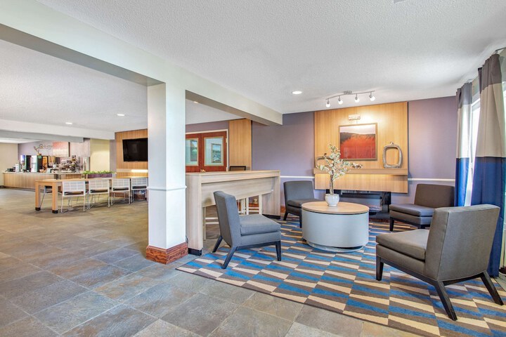 Microtel Inn & Suites by Wyndham Lillington / Campbell Univ
