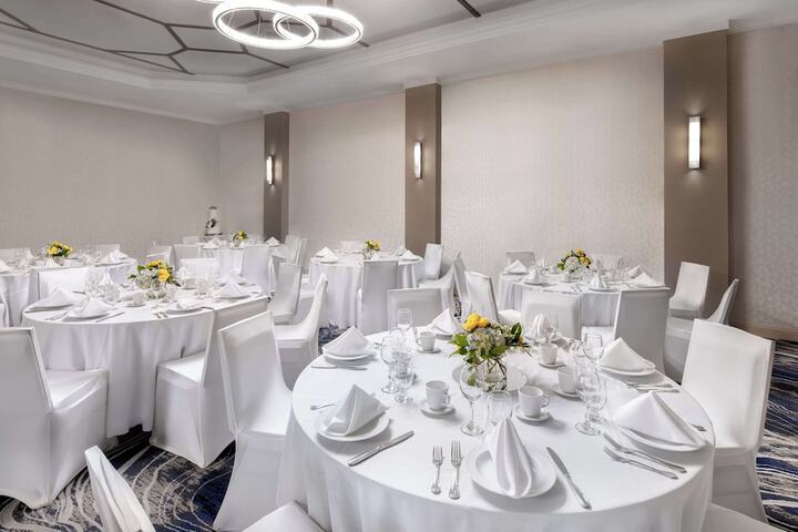 DoubleTree Suites by Hilton Hotel Mt. Laurel