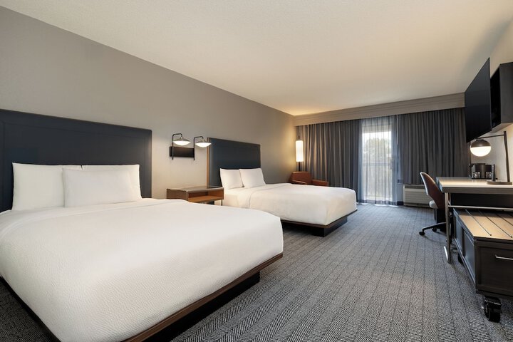 Courtyard by Marriott North Charleston Airport / Coliseum