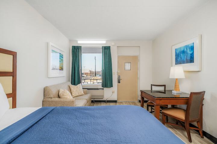 Room 25 of 38