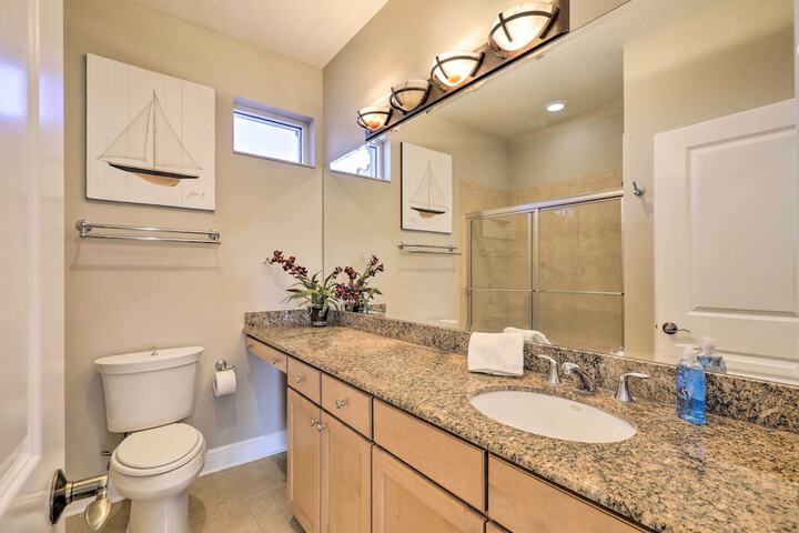 Waterfront Gem w / Pool & Dock in Apollo Beach