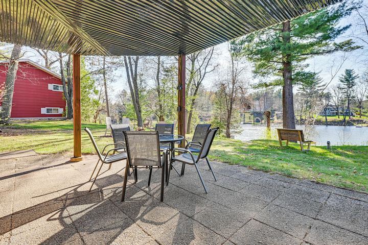 Lake Wissota Home w / Private Dock + Fire Pit!