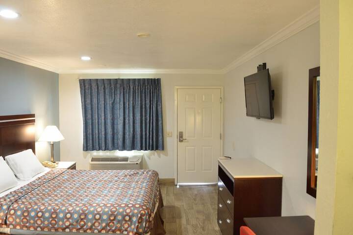 Room 11 of 46