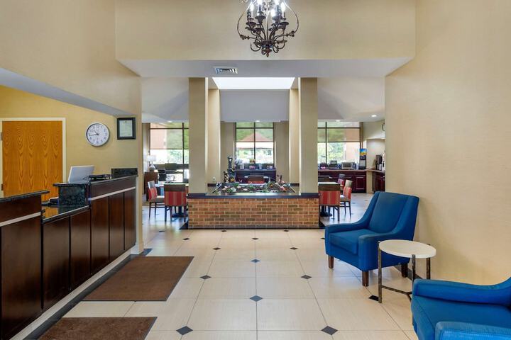 Hotel Interior 11 of 28