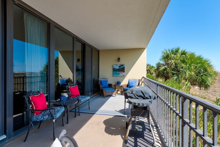 Calm Seas - Holiday Isle #119 - Tremendous Views a Beautiful Gulf Front Pool, A Heated Indoor Pool, Jacuzzi, Steam Room, & Gulf View Fitness Center. 2 Bedroom Condo by RedAwning