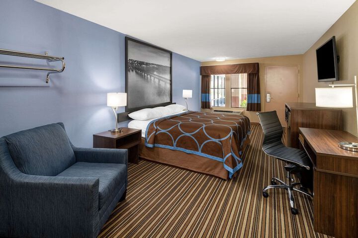 Room 12 of 24