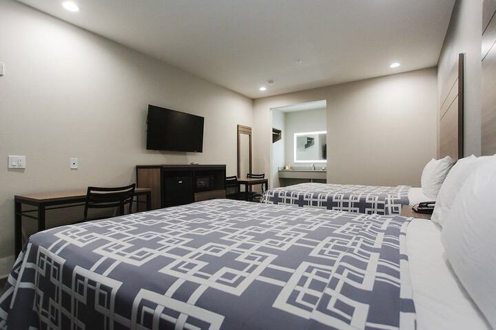 Room 53 of 57