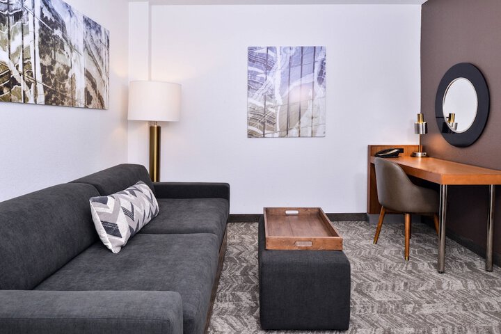 Room 12 of 30