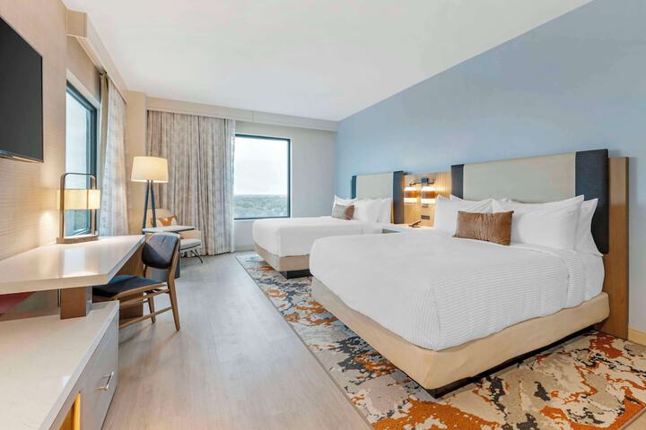 Room 33 of 110