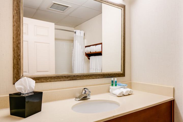 Holiday Inn Express Coralville by IHG
