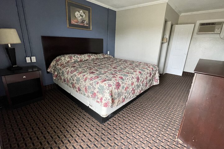 Room 11 of 22