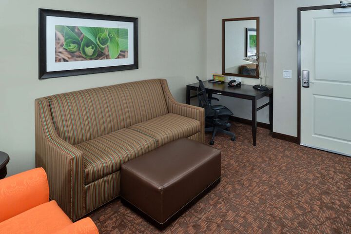 Room 17 of 38