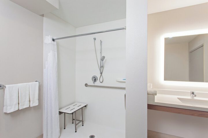 Room 16 of 52