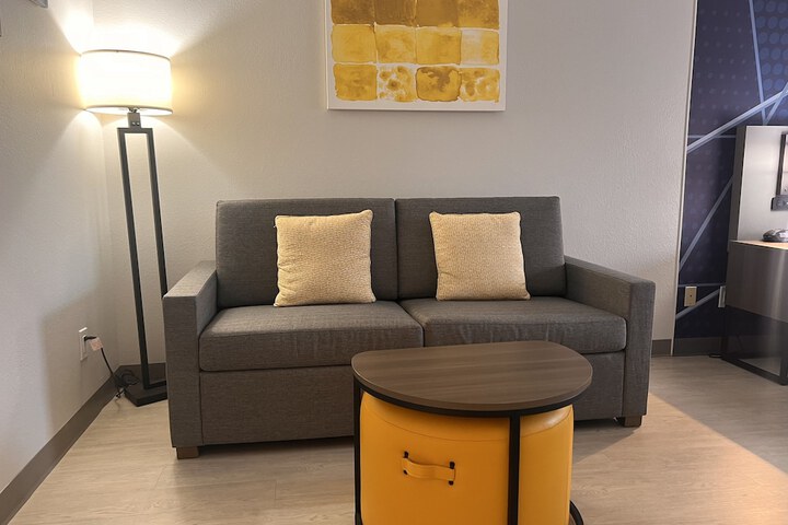Comfort Suites Louisville Airport