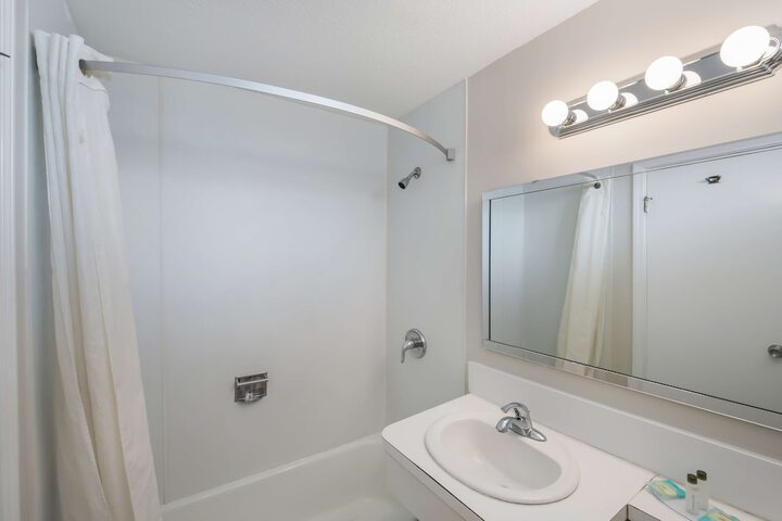 Room 16 of 29