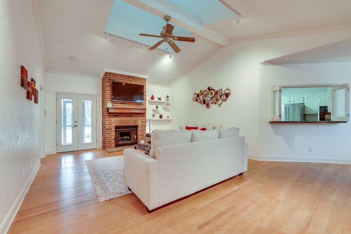 Modern Carrollton Home - Private Pool & Grill