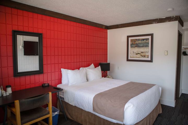 Room 30 of 46
