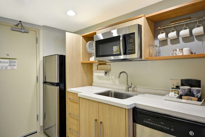 Home2 Suites by Hilton Decatur Ingalls Harbor