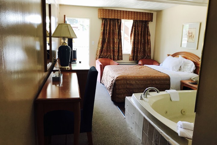 Room 53 of 64