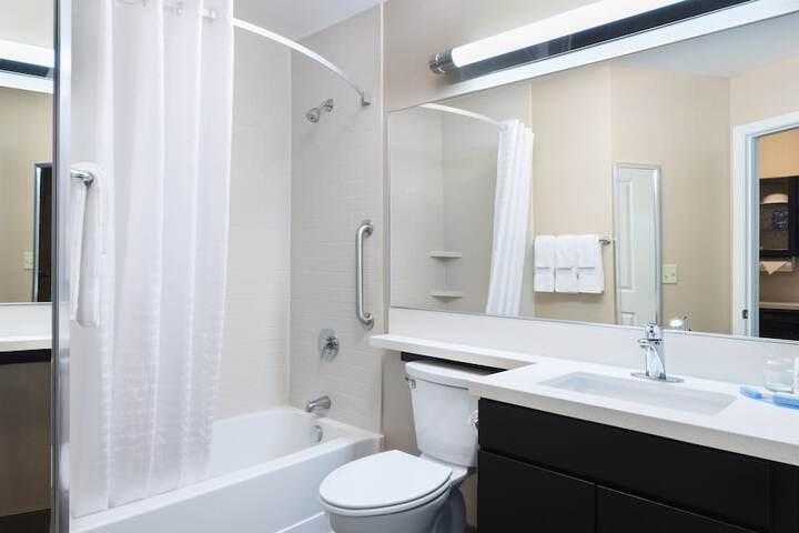 Candlewood Suites Grove City - Outlet Center by IHG