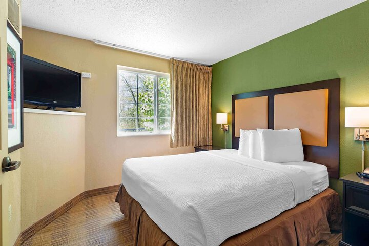 Room 14 of 30