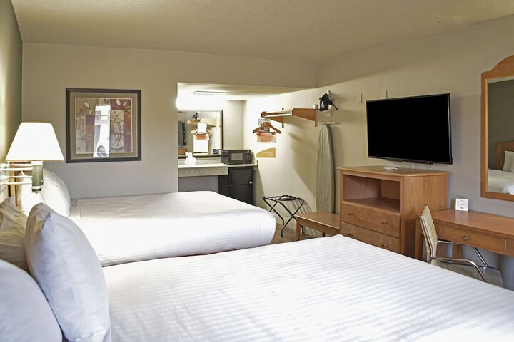 Room 27 of 35