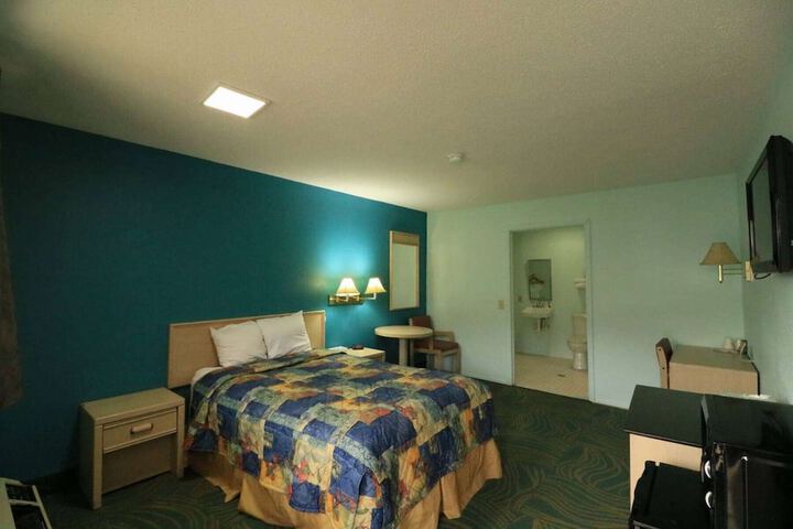 Room 10 of 22