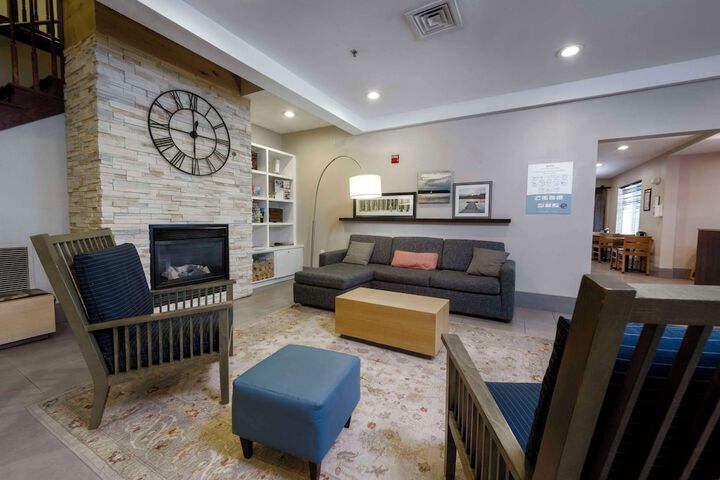 Country Inn & Suites by Radisson Lake George (Queensbury), NY