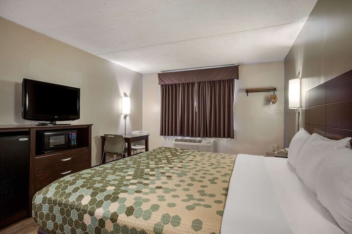 Room 9 of 48